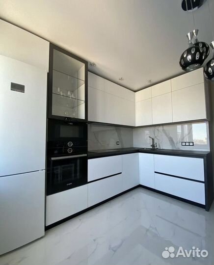 Кухня до потолка 