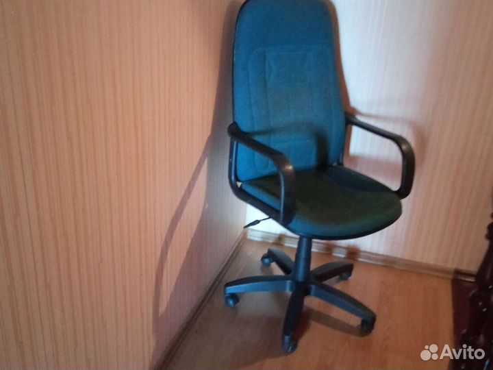 Компьютерное офисное кресло бу