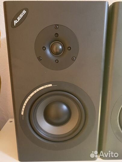 Студийные мониторы Alesis Monitor One MII M2