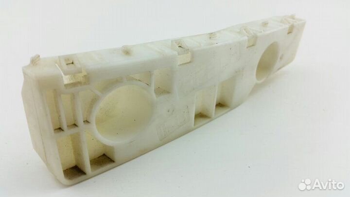 Крепление бампера переднее левое Nissan Patrol Y62