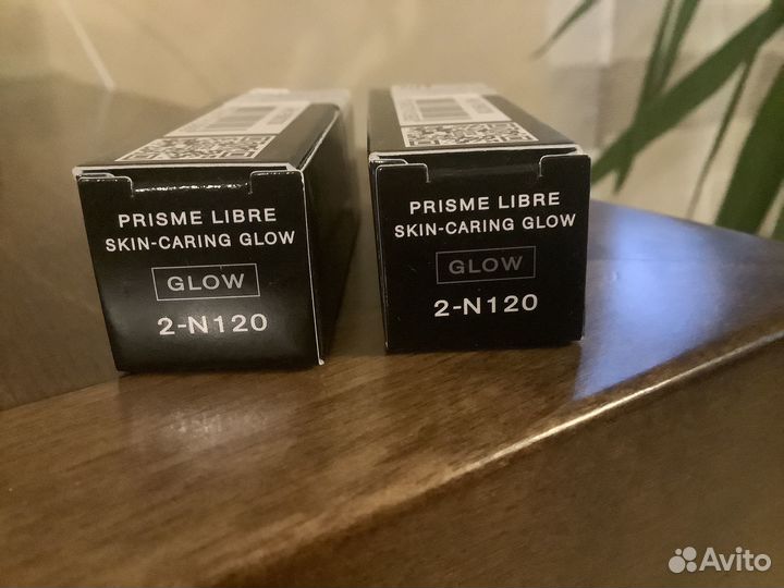 Тональный крем Givenchy prisme libre skin-caring