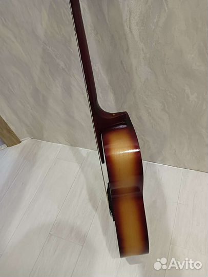 Акустическая гитара