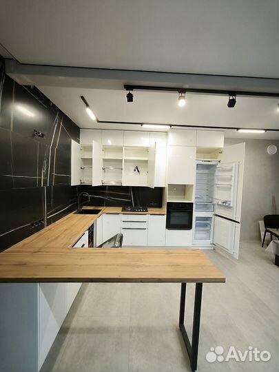Новый кухонный гарнитур в наличии