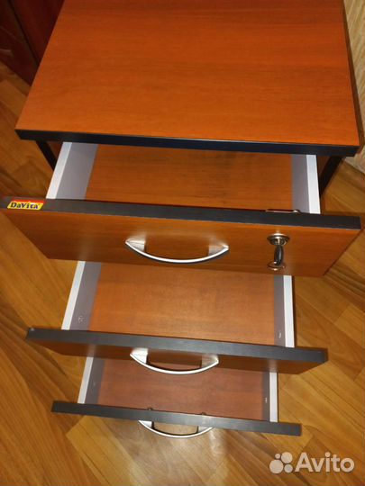 Тумба офисная с ящиками