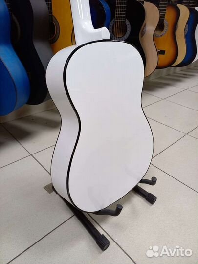 Классическая гитара 4/4 Белая Новая