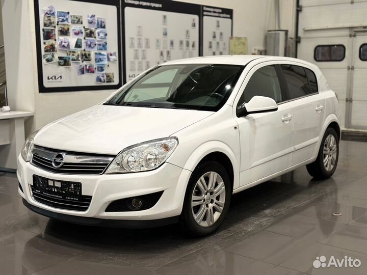 Opel Astra 1.6 МТ, 2011, 186 000 км