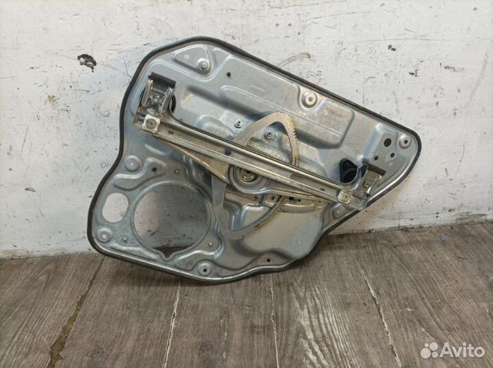 Стеклоподъемник задний левый Volvo S40 седан 2006