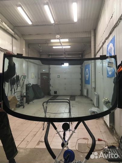 Лобовое стекло на Форд Транзит