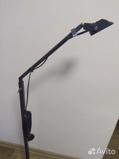 Стойка с прожектором