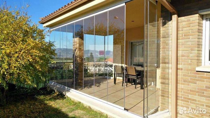 Безрамное остекление частного дома