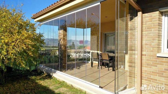 Безрамное остекление частного дома