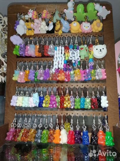 Украшения из бисера, эпоксидной смолы и бижутерия