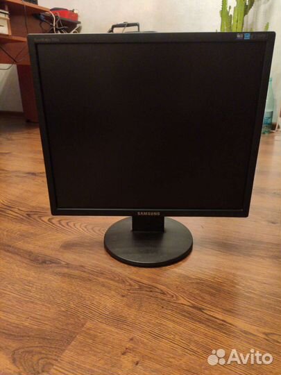 Монитор Samsung
