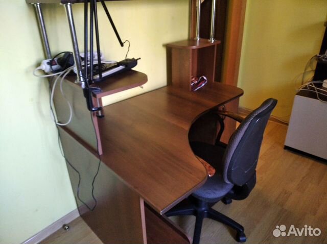 Компьютерный стол