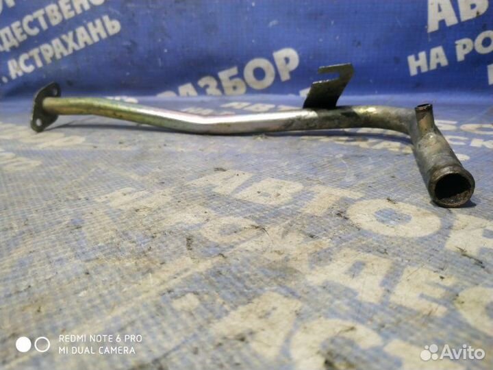 Трубка помпы Ваз Лада 2104 универсал 2106 2010