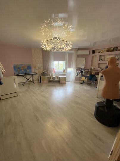 3-к. квартира, 140 м², 7/9 эт.