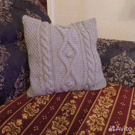 Декоративные интерьерные вязаные подушки