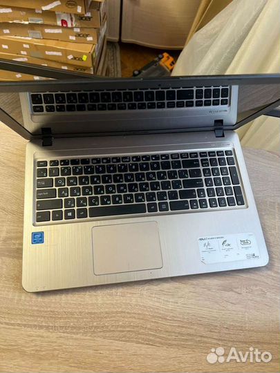Asus X540SA, золотого цвета, 4-х яд