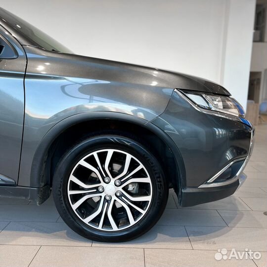 Mitsubishi Outlander 2 CVT, 2018, 110 251 км