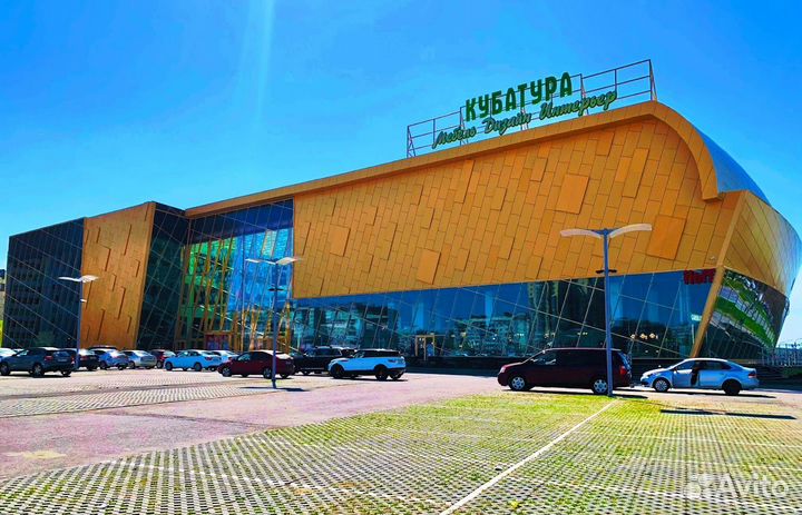 Продавец в мебельный салон