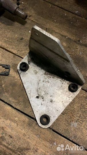 Кронштейн пневмоподвески Land Rover Range Rover