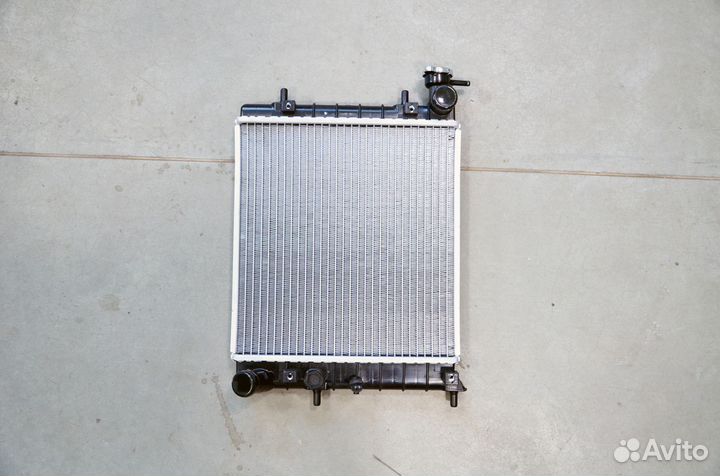 Новый радиатор охлаждения Hyundai Accent