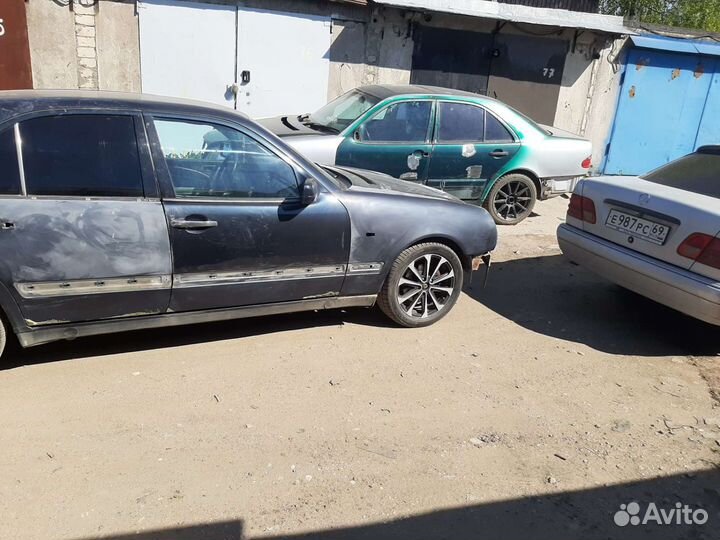 Запчасти на mercedes w210