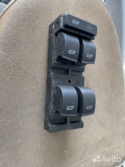 Блок кнопок стеклоподьемников