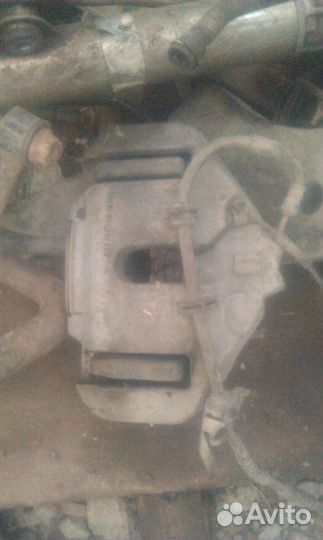 Суппорт передний правый бмв 530 TDI F10