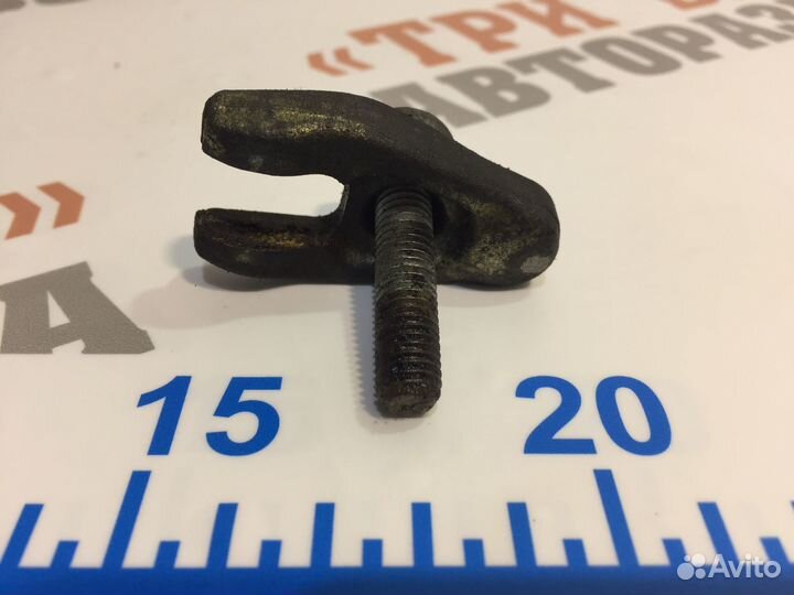 Рено Трафик Кронштейн топливной форсунки