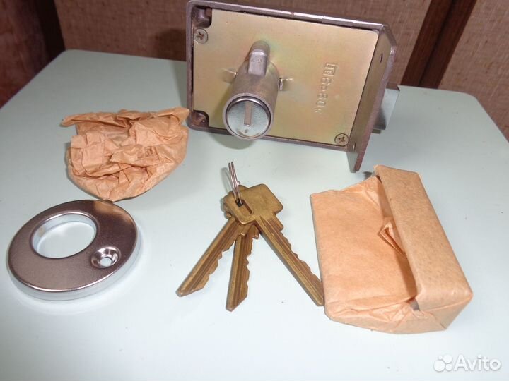 Замки, дверные ручки