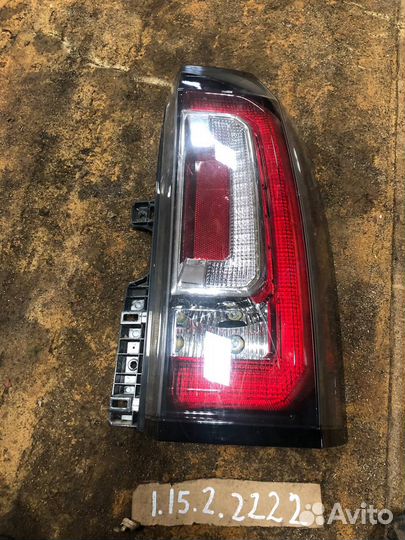 Фонарь задний правый GMC Yukon 2018