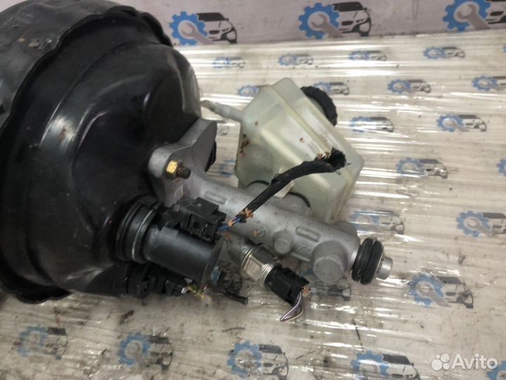 Главный тормозной цилиндр и бачок Mercedes C-Class