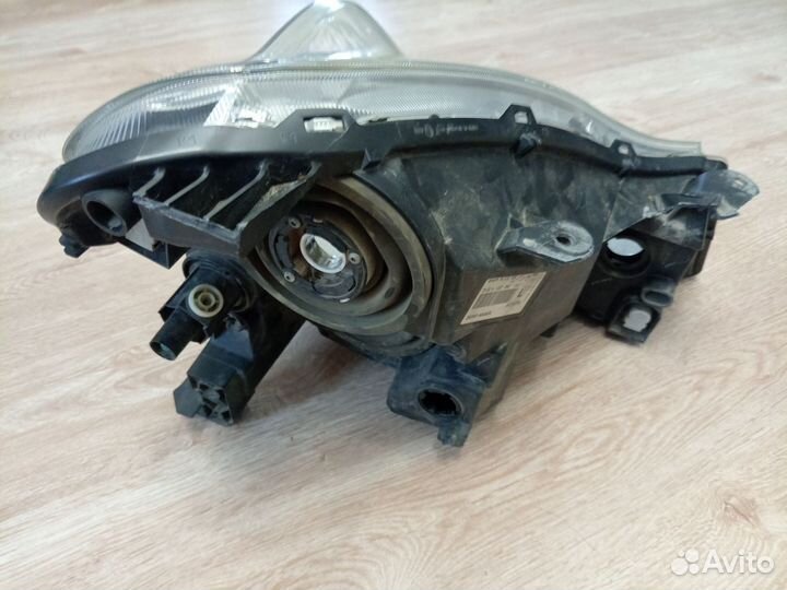 Фара левая Nissan almera g15