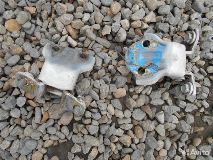 Петля дверная задняя левая Mitsubishi Legnum EC1W