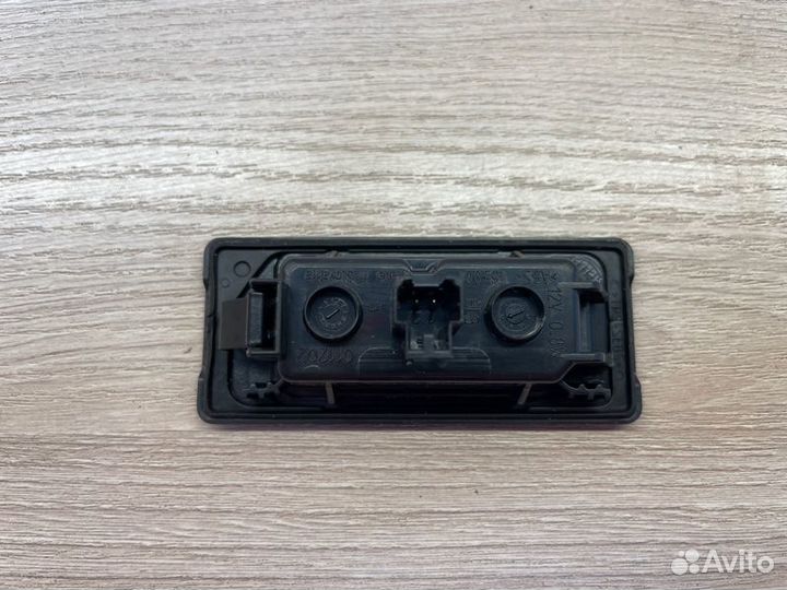 Плафон подсветки номера Volkswagen Polo