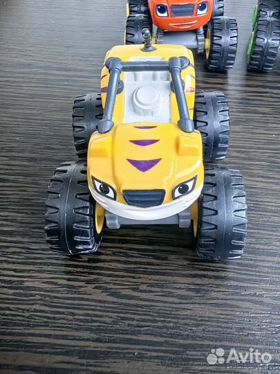 Вспыш и чудо машинки mattel