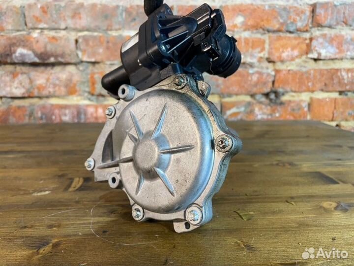 Помпа Bmw 3 E90 N46B20 VA2.0 2009 Rest