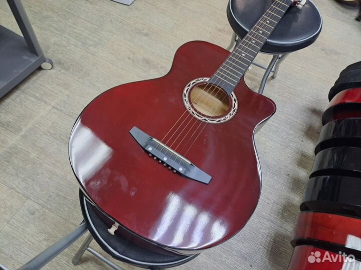 Гитара акустическая с металлическими струнами