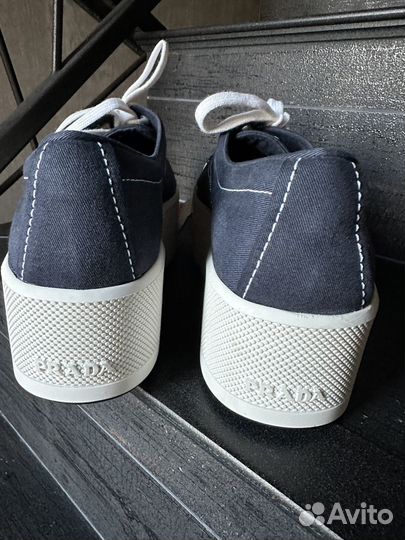 Кеды Prada 38 идут на 39,5 оригинал Италия