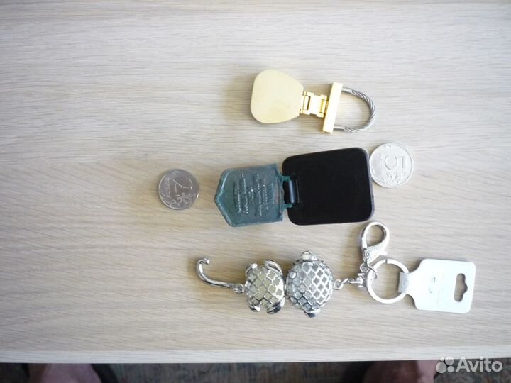 Лот оригинальных брелоков