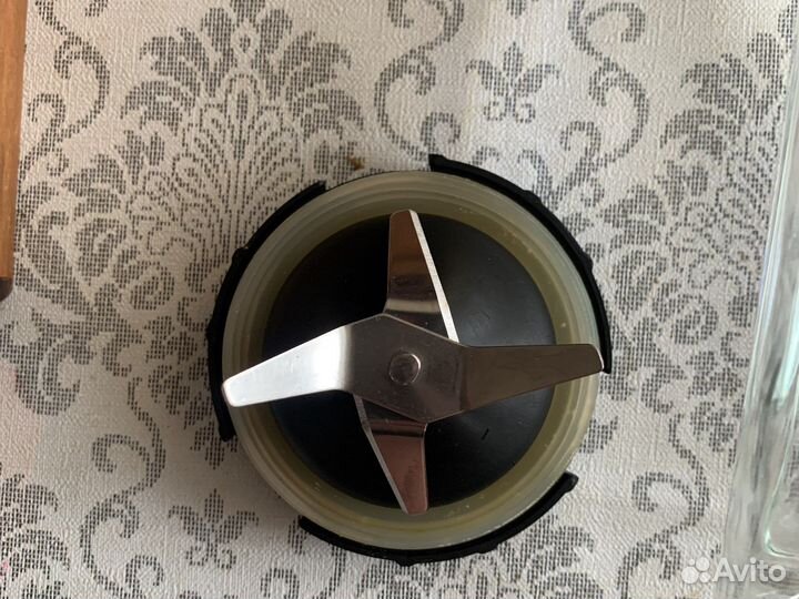 Блендер Vitek VT34-16 BK чаша