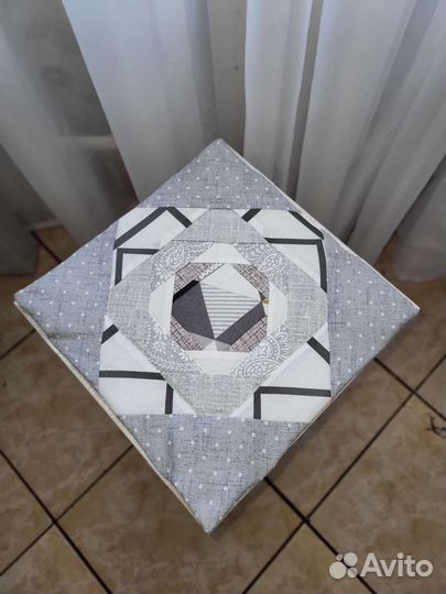 Декоративные подушки в стиле печворк