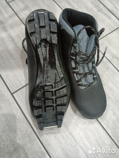 Лыжные ботинки 39р