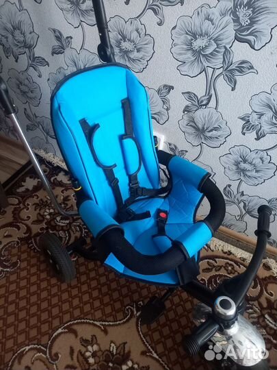 Детский велосипед с ручкой