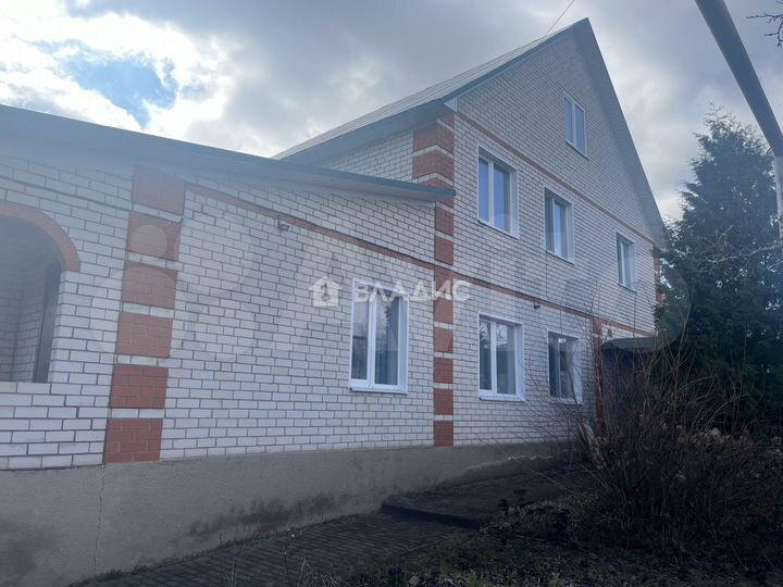 Дом 186,1 м² на участке 19,8 сот.