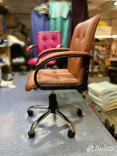 Офисное компьютерное кресло