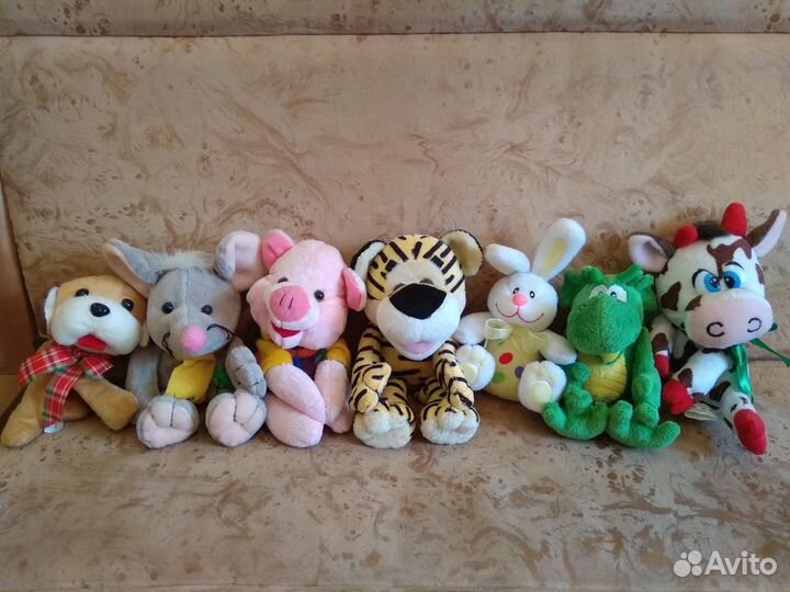 Мягкие игрушки с магнитами в лапках