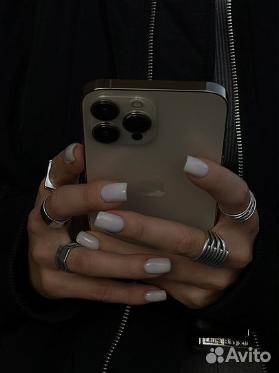 Маникюр и педикюр