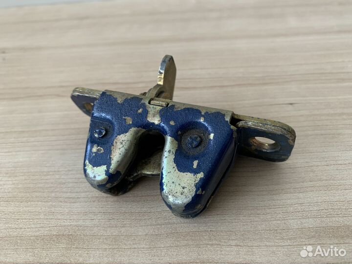 Замок крышки багажника верхняя часть BMW E23 735i